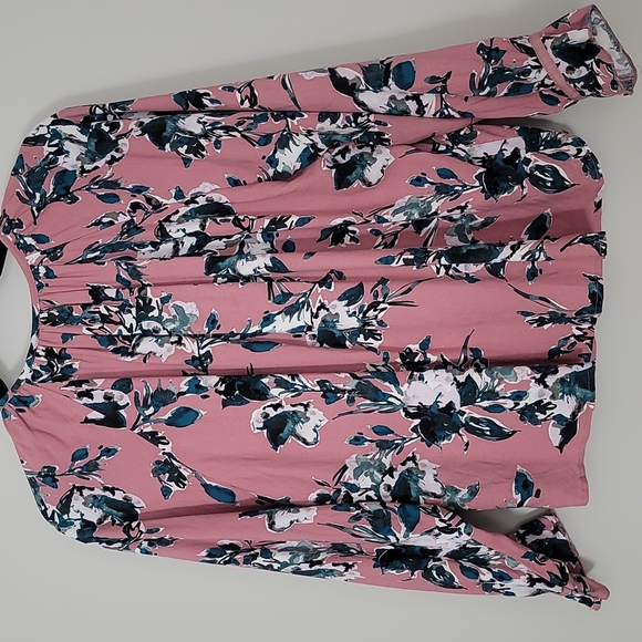 Splendid Rose Floral Blouse - Picture 11 of 11